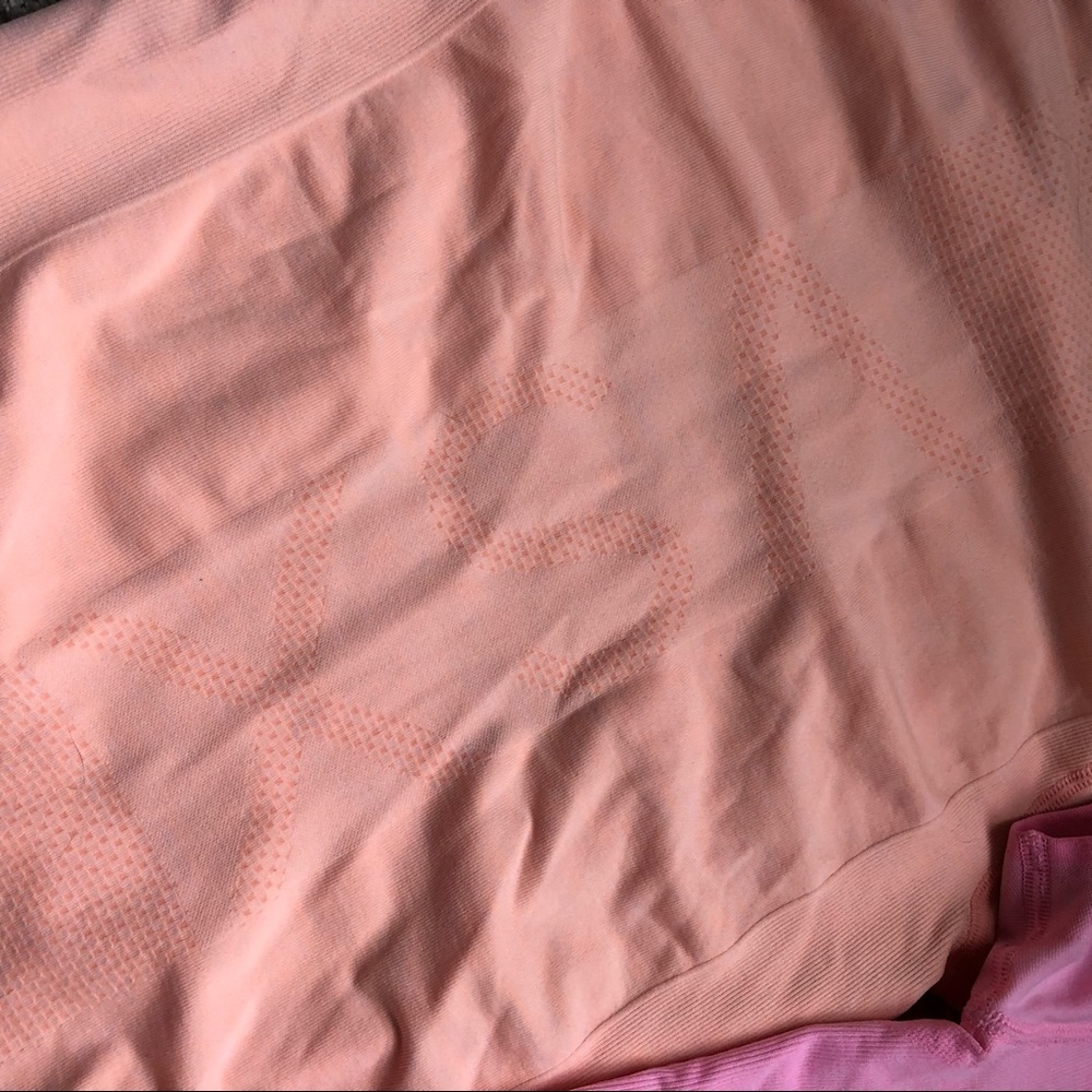 2 VSX Workout Tops - Picture 5 of 6